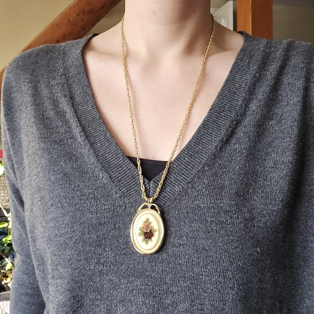Vintage Gold Cameo Style Cream Floral Boho Bohemian Oval Necklace
